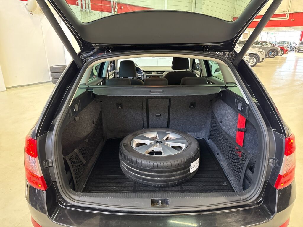 Skoda Octavia 2016 Musta