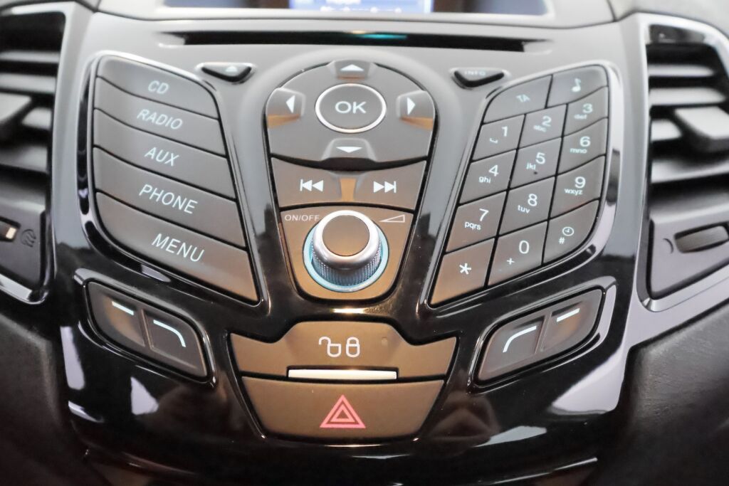 Ford Fiesta 2016 Valkoinen