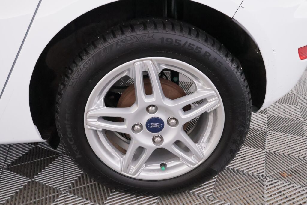 Ford Fiesta 2016 Valkoinen
