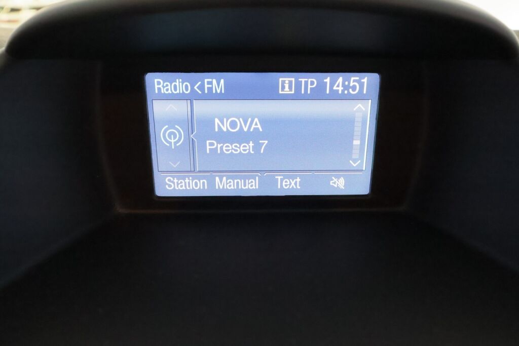 Ford Fiesta 2016 Valkoinen