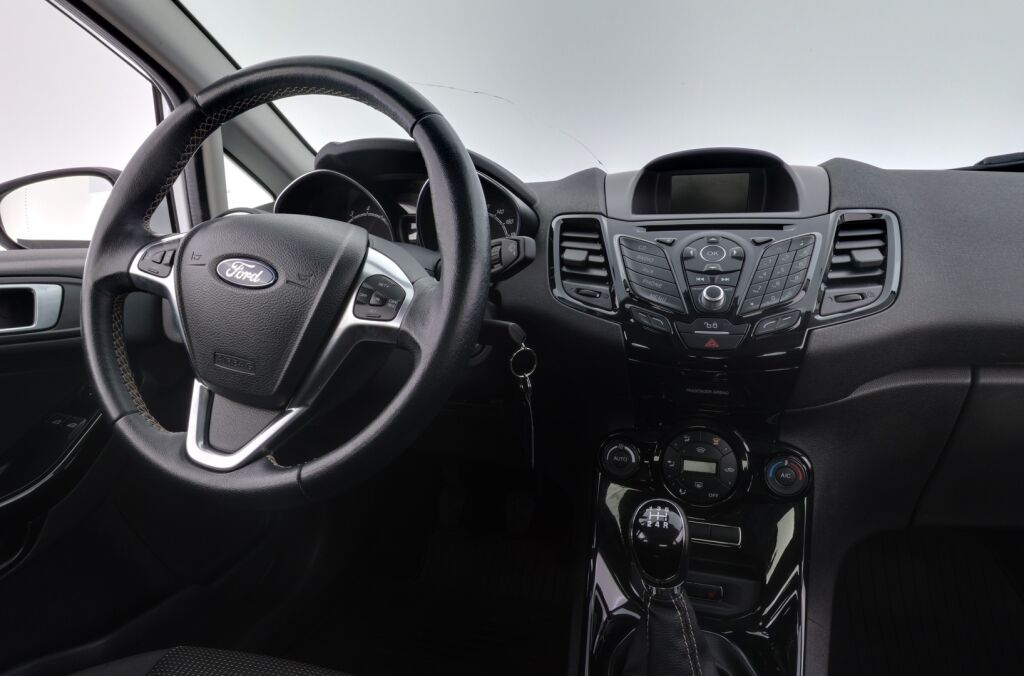 Ford Fiesta 2016 Valkoinen