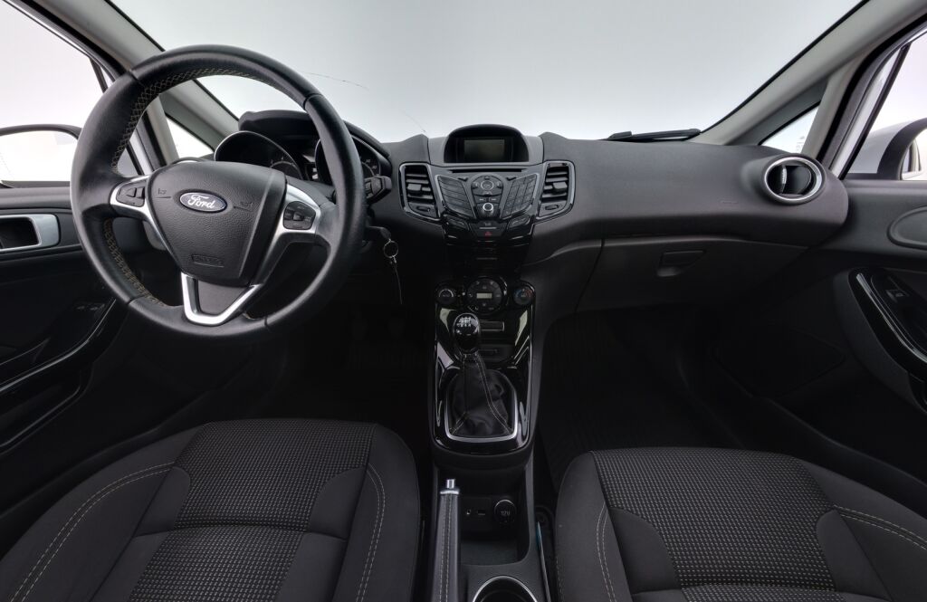 Ford Fiesta 2016 Valkoinen