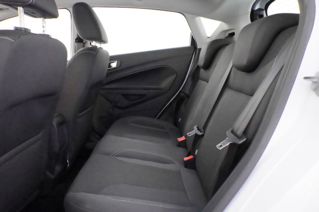 Ford Fiesta 2016 Valkoinen