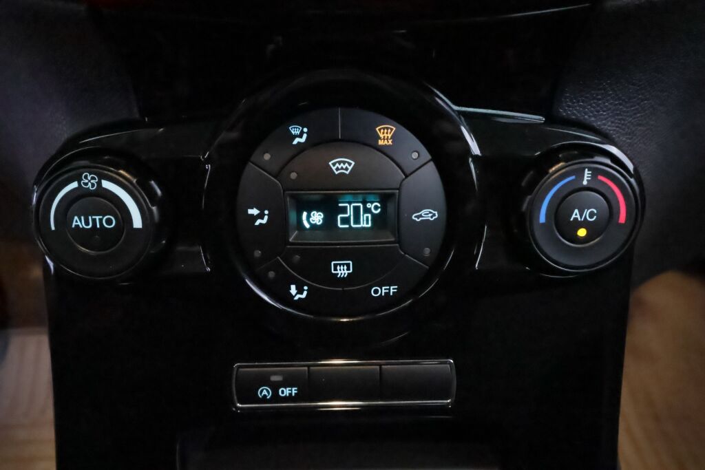 Ford Fiesta 2016 Valkoinen