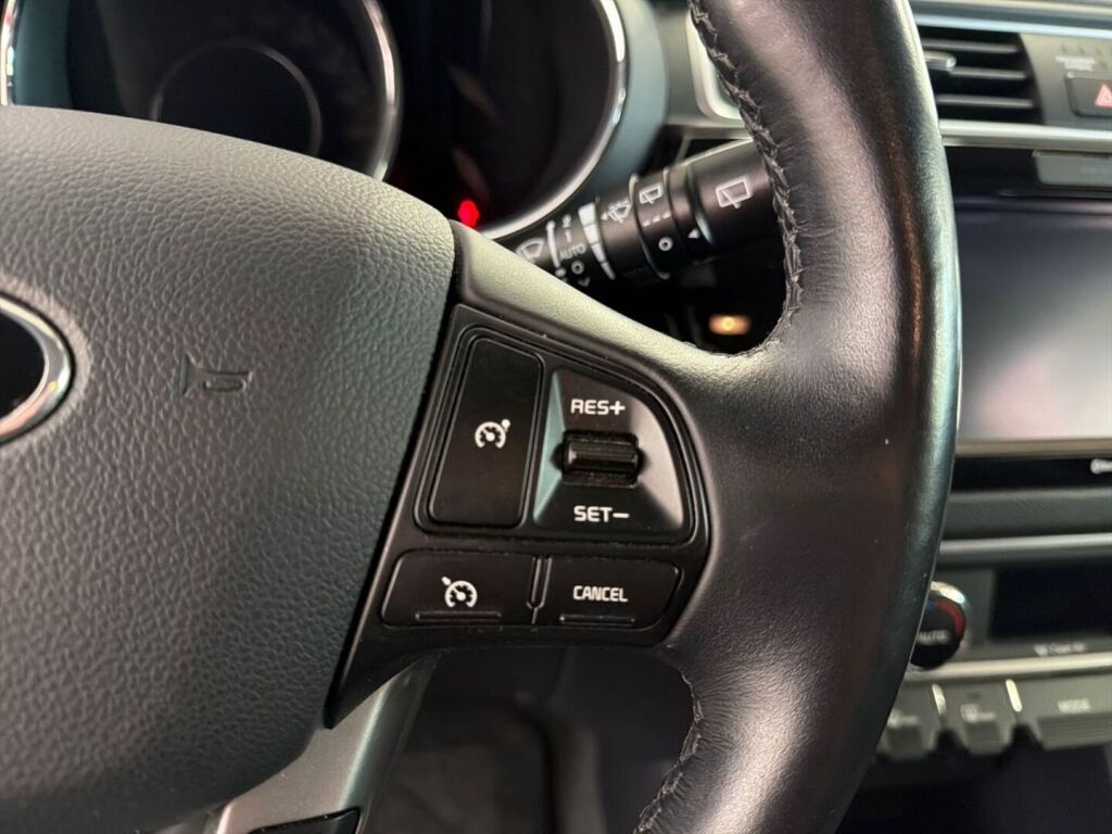 Kia Rio 2016 Hopea