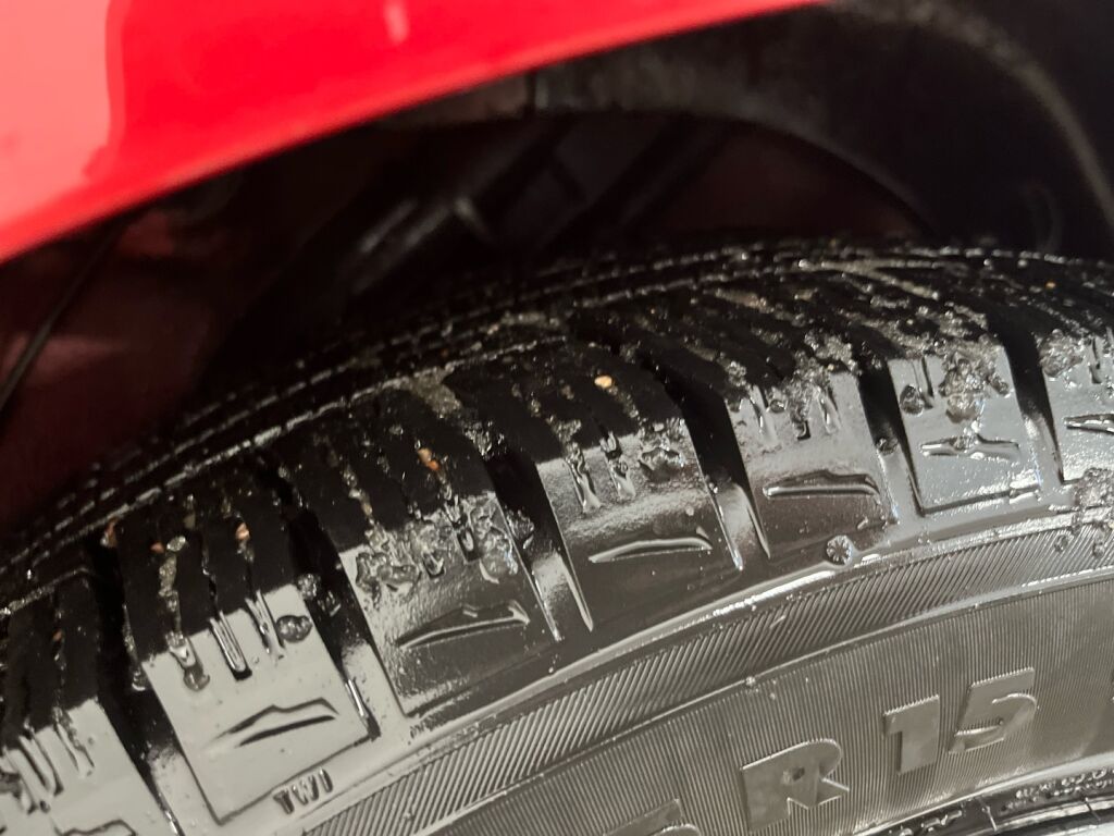 Kia Rio 2016 Punainen