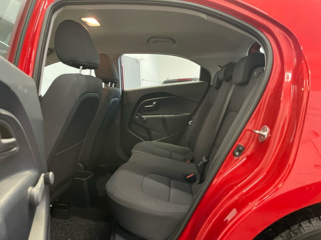 Kia Rio 2016 Punainen