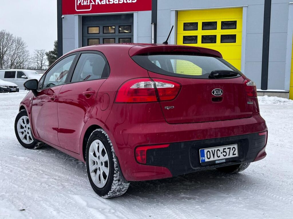 Kia Rio 2016 Punainen