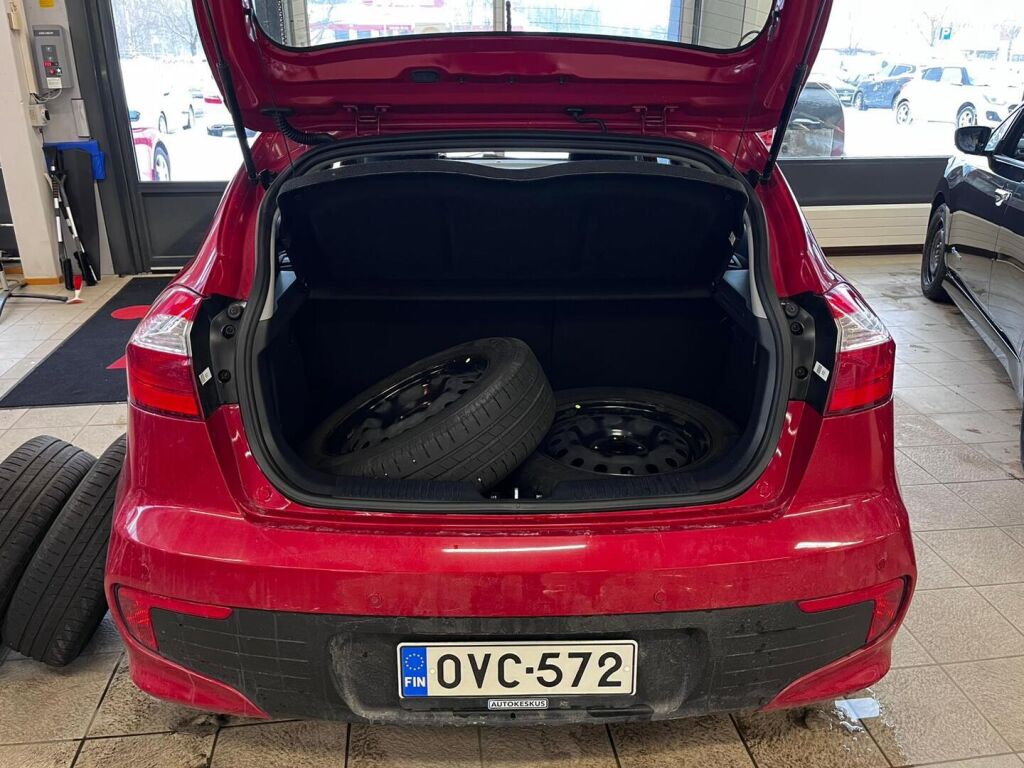 Kia Rio 2016 Punainen