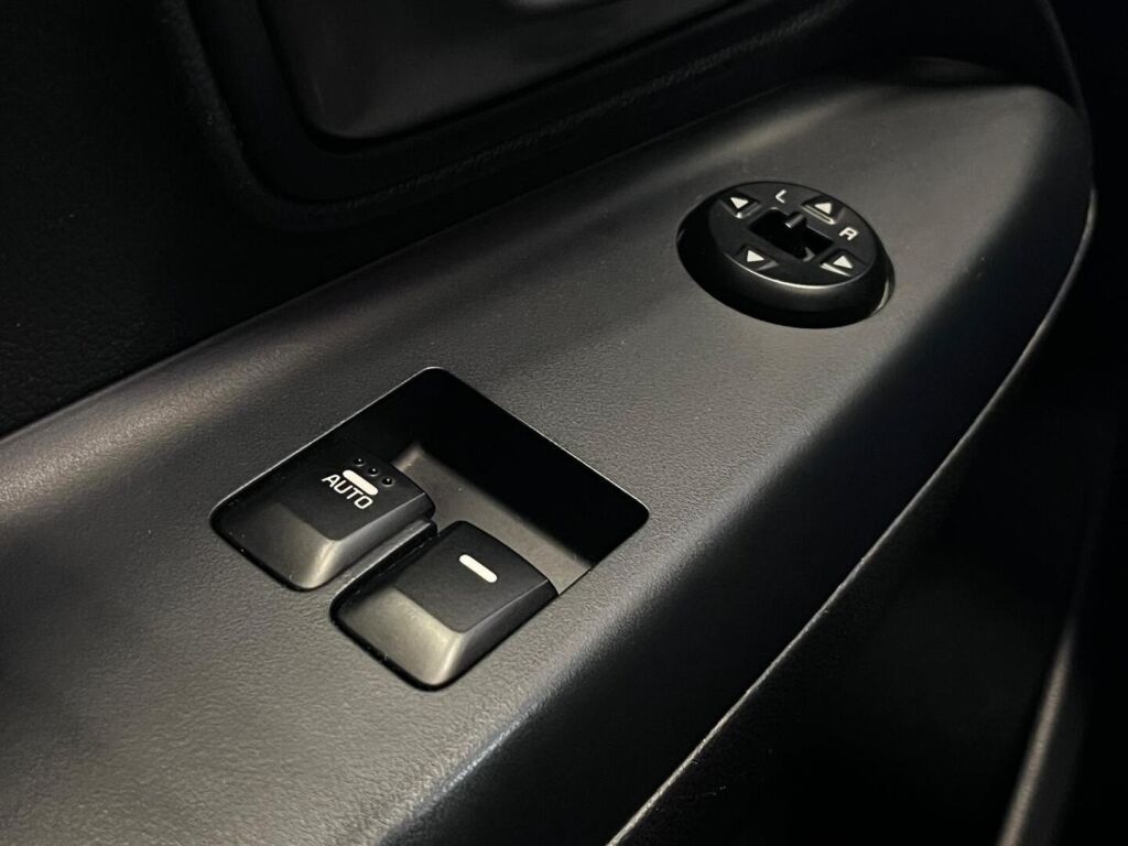 Kia Rio 2016 Punainen