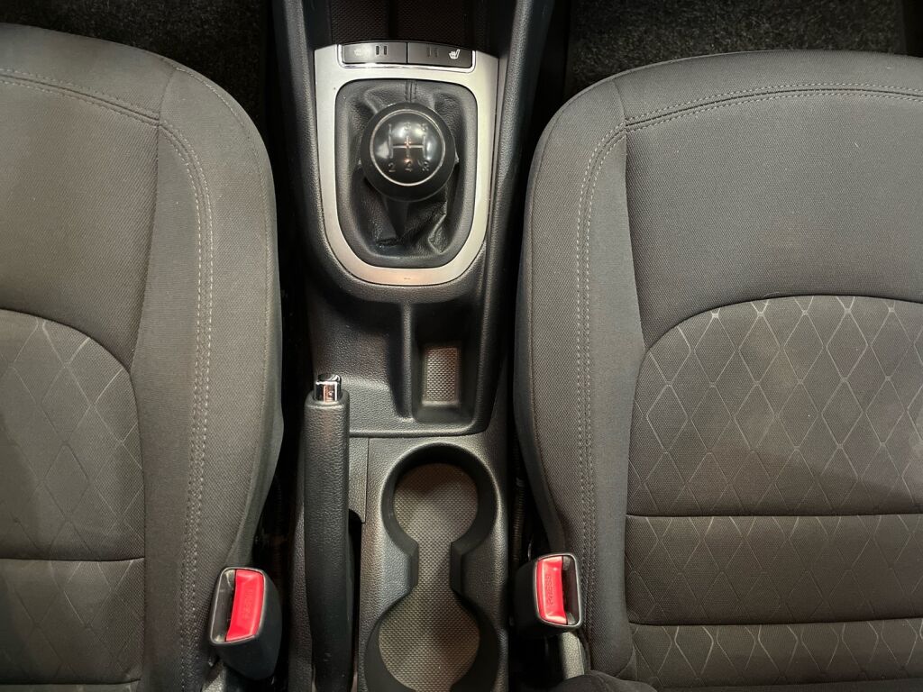 Kia Rio 2016 Punainen