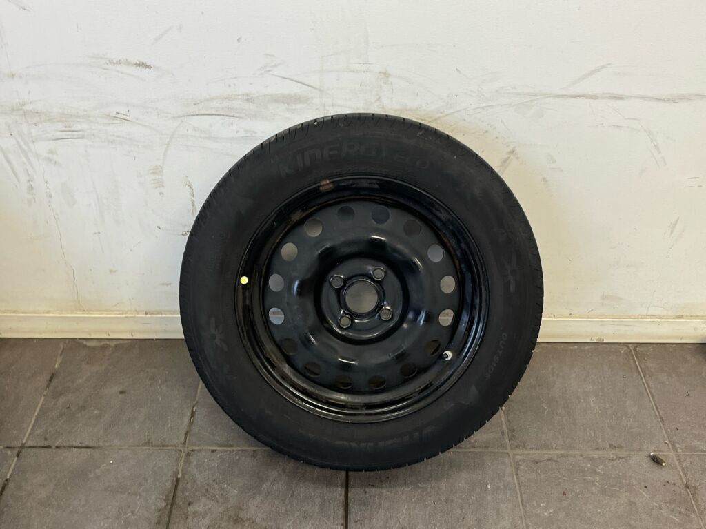 Kia Rio 2016 Punainen