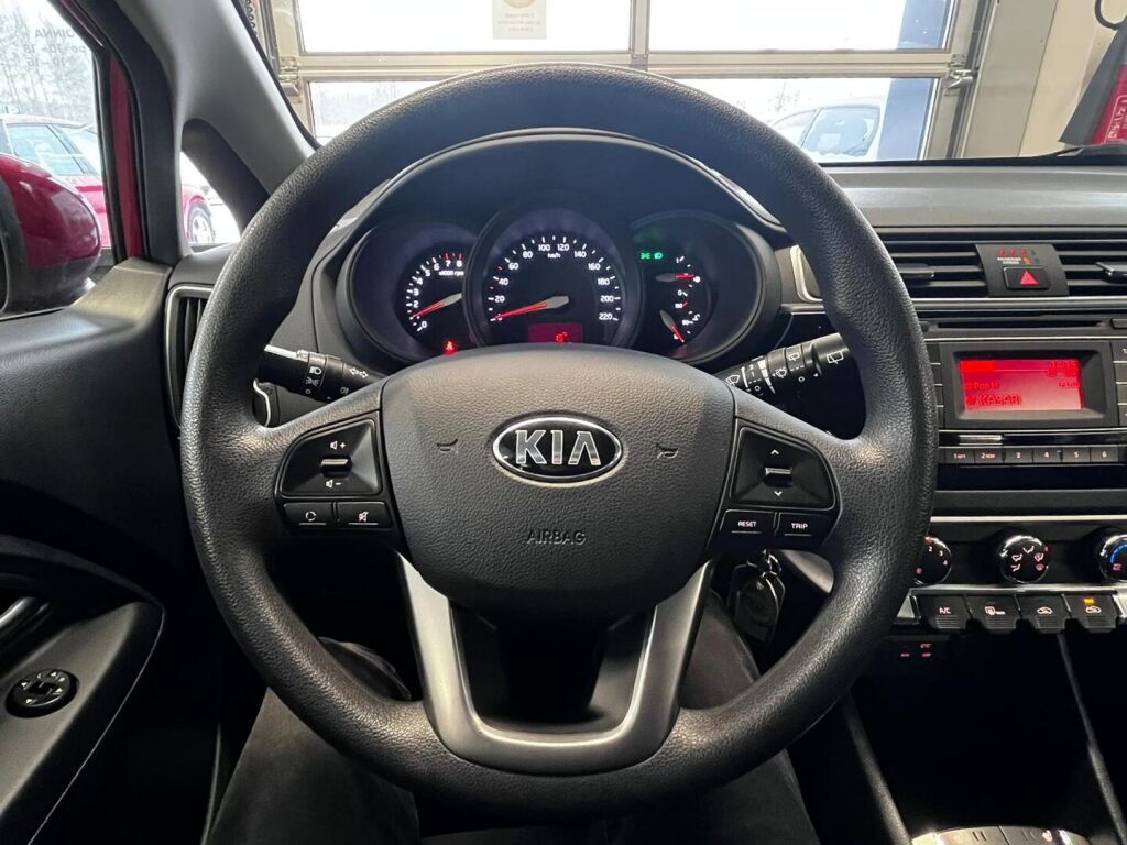 Kia Rio 2016 Punainen