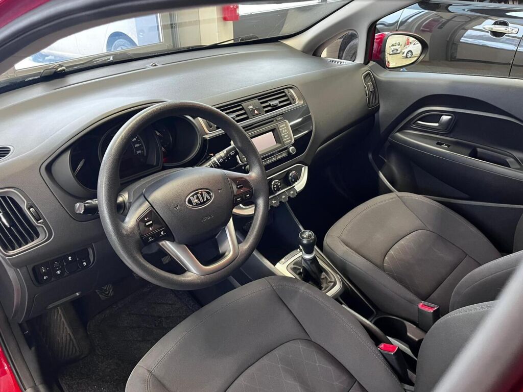 Kia Rio 2016 Punainen