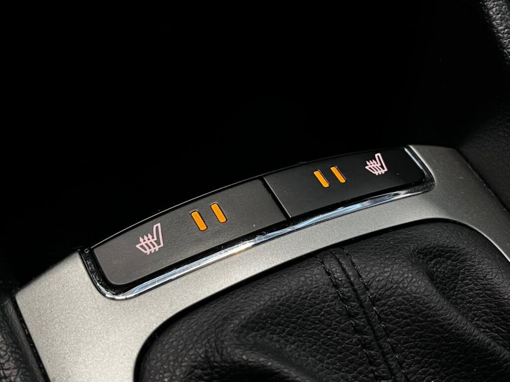 Kia Rio 2016 Punainen