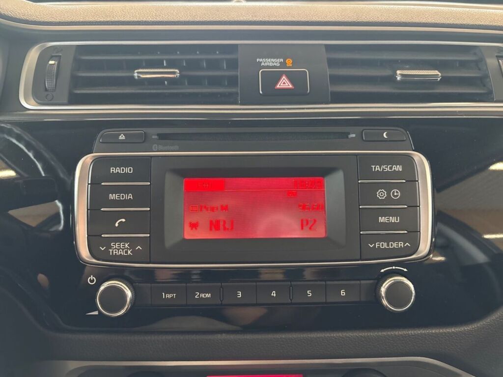 Kia Rio 2016 Ruskea (beige)