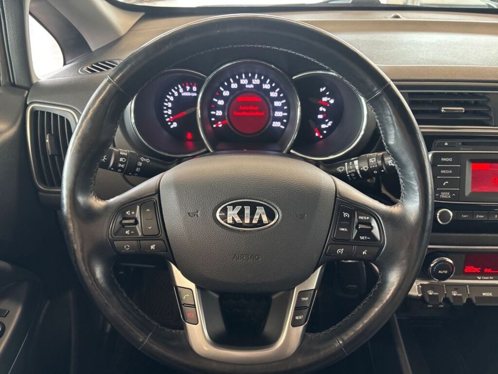 Kia Rio 2016 Ruskea (beige)