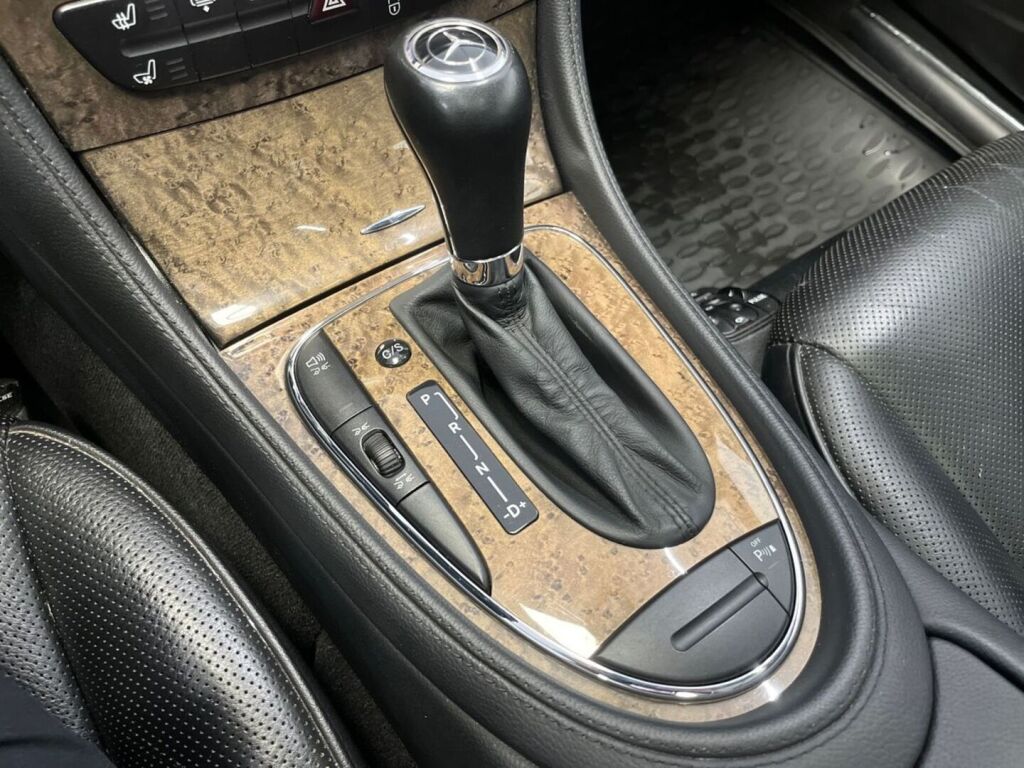 Mercedes-Benz CLS 2008 Met. Punainen
