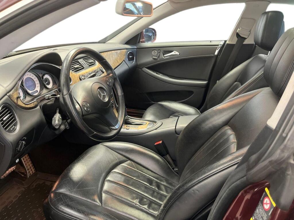 Mercedes-Benz CLS 2008 Met. Punainen