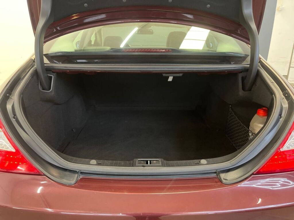 Mercedes-Benz CLS 2008 Met. Punainen
