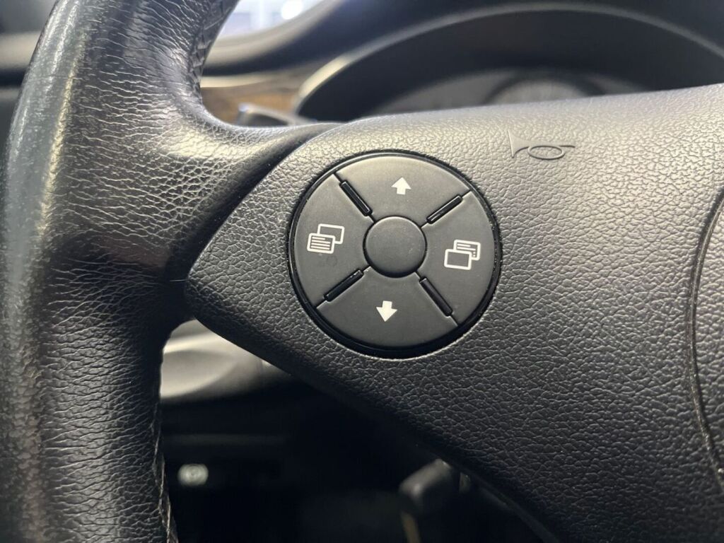 Mercedes-Benz CLS 2008 Met. Punainen