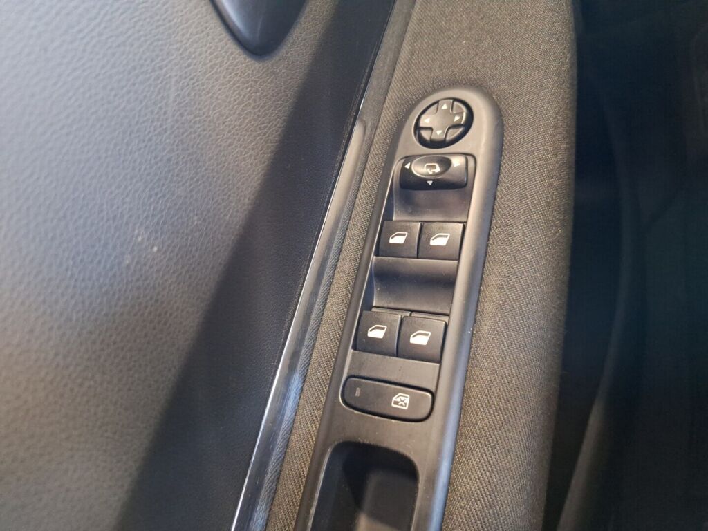 Peugeot 5008 2017 Valkoinen