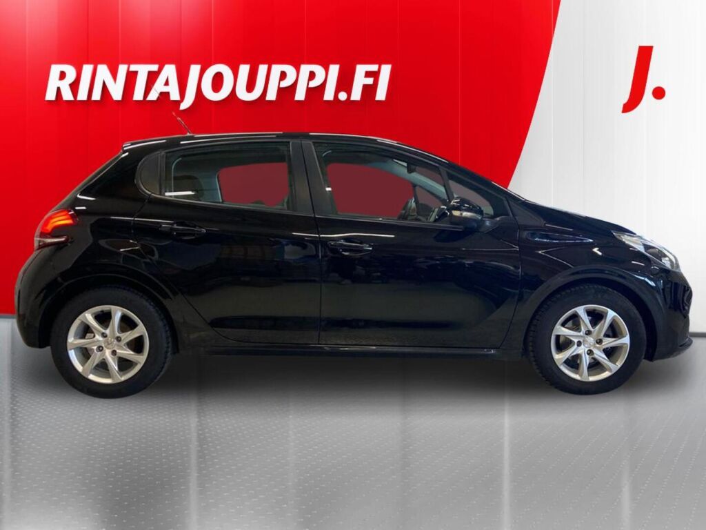 Peugeot 208 2016 Musta