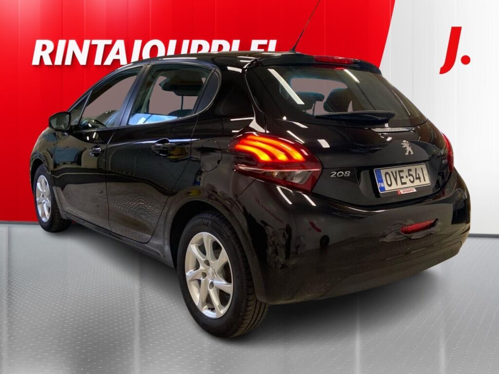 Peugeot 208 2016 Musta