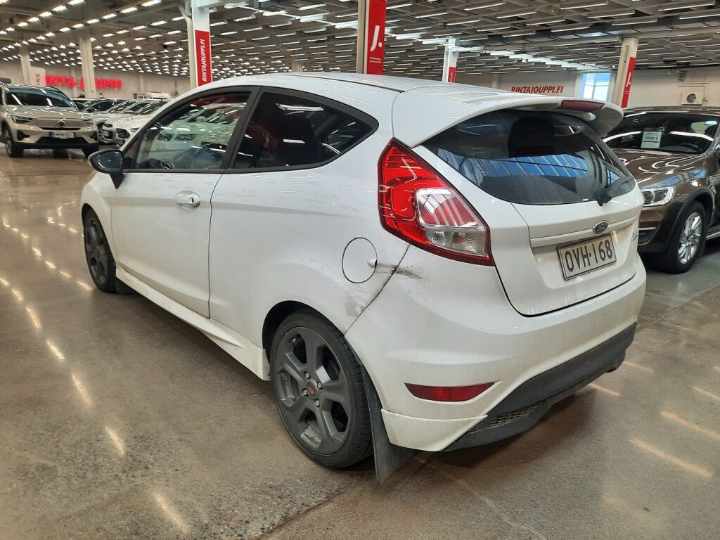 Ford Fiesta Van 2016 Valkoinen
