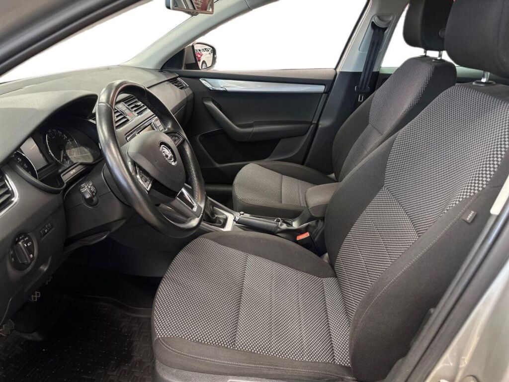 Skoda Octavia 2016 Ruskea (beige)
