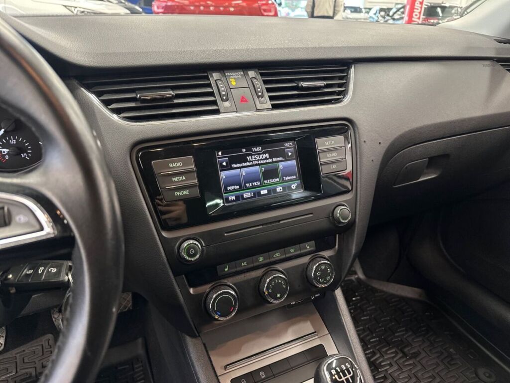 Skoda Octavia 2016 Ruskea (beige)