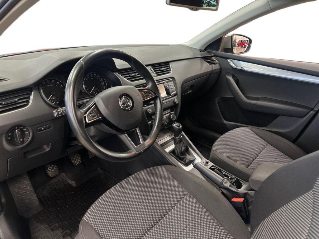 Skoda Octavia 2016 Ruskea (beige)
