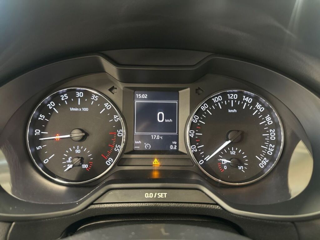 Skoda Octavia 2016 Ruskea (beige)