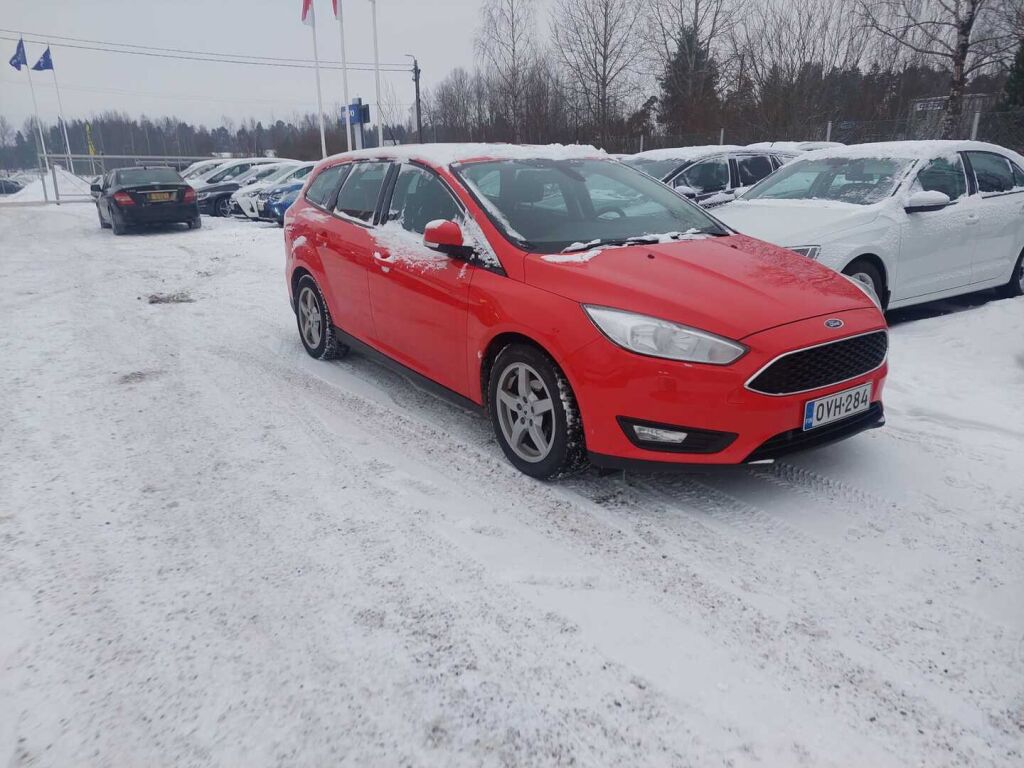 Ford Focus 2016 Punainen