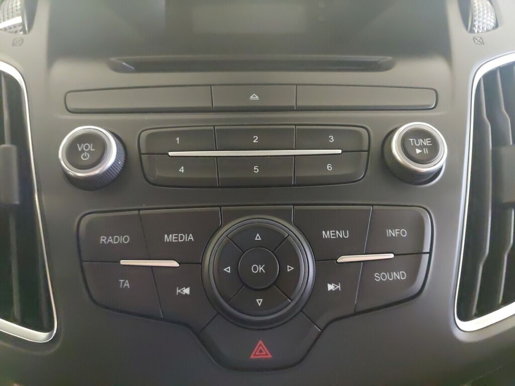 Ford Focus 2016 Punainen