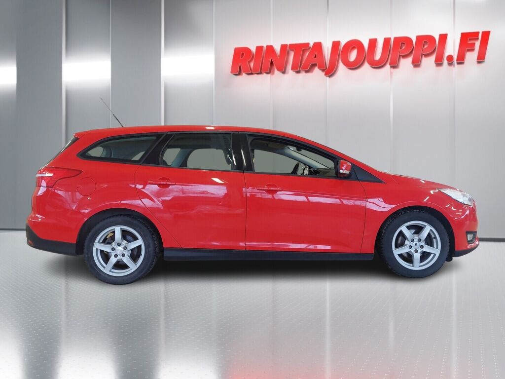 Ford Focus 2016 Punainen