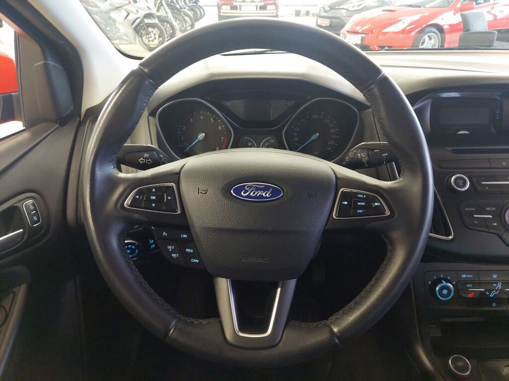 Ford Focus 2016 Punainen