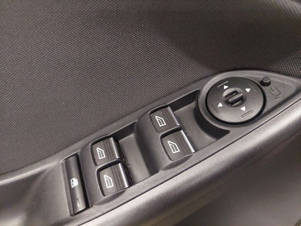 Ford Focus 2016 Punainen