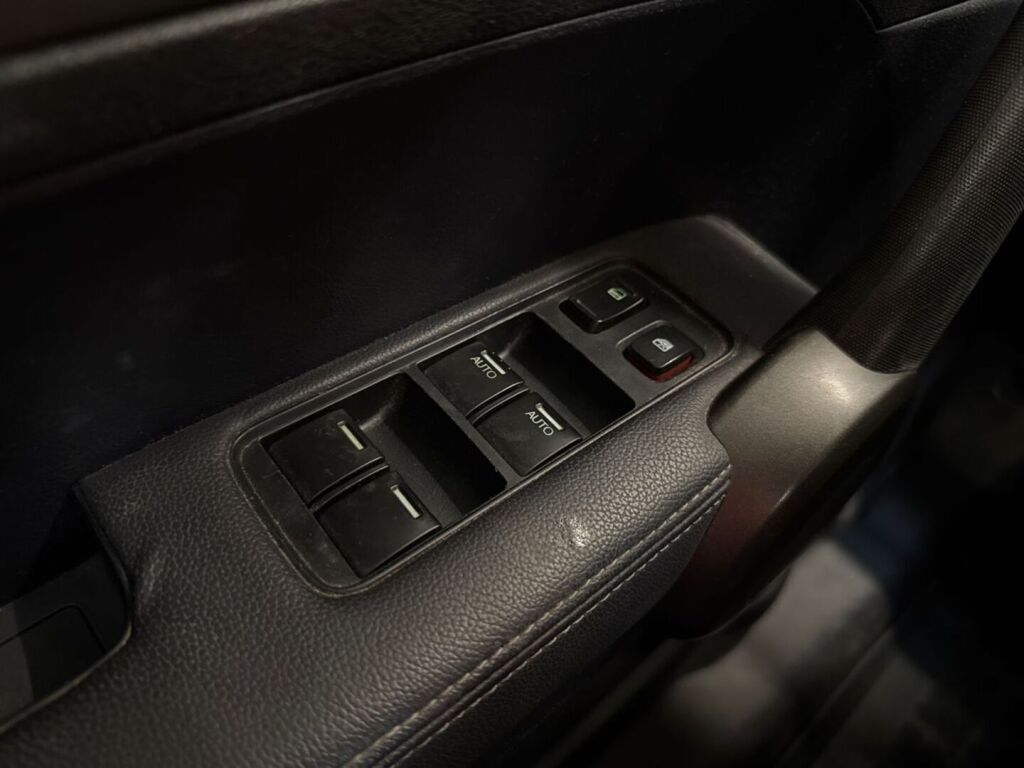 Honda CR-V 2010 Punainen