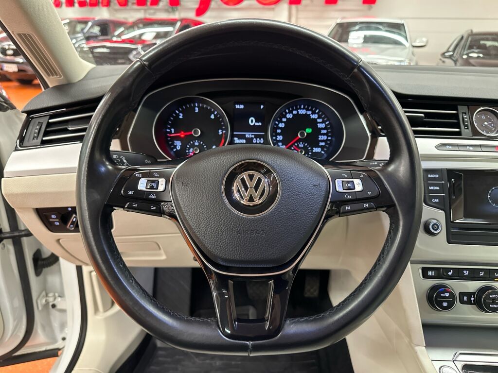 Volkswagen Passat 2016 Valkoinen