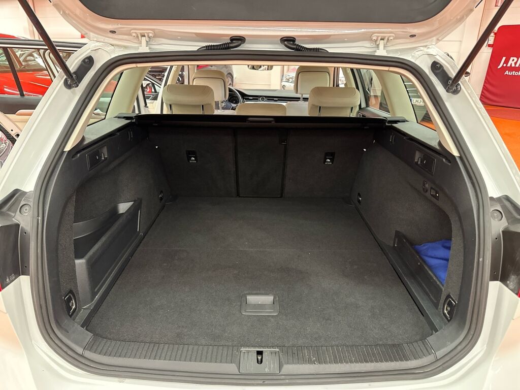 Volkswagen Passat 2016 Valkoinen