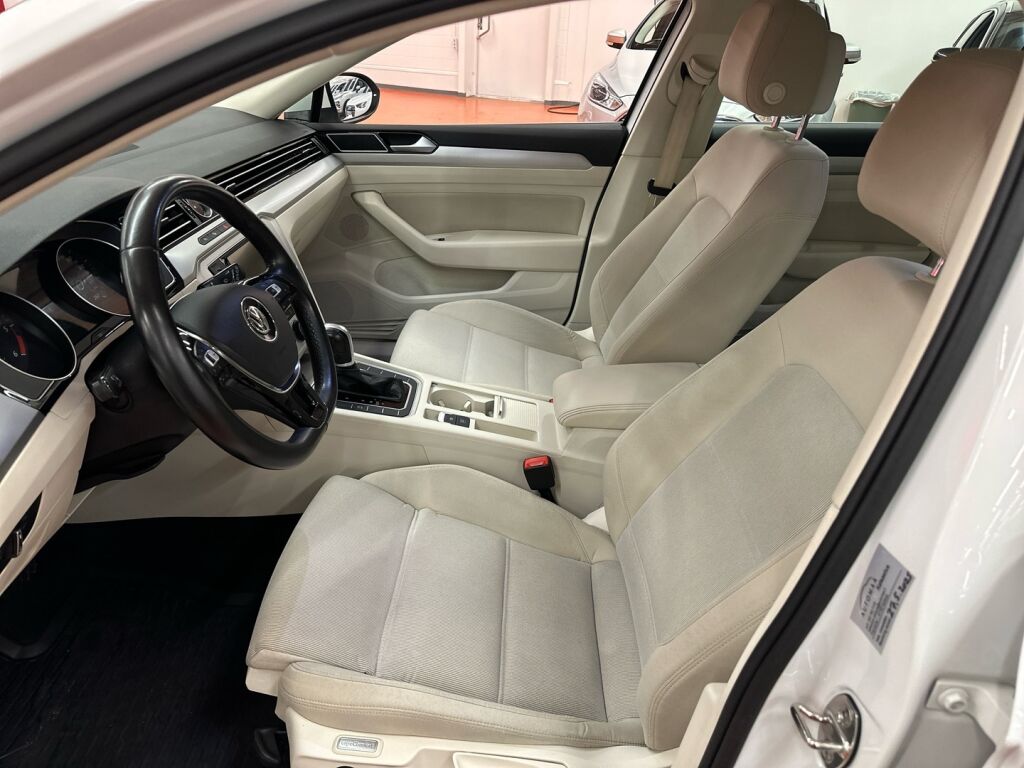 Volkswagen Passat 2016 Valkoinen