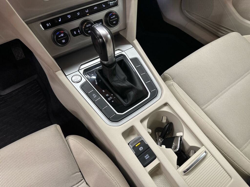 Volkswagen Passat 2016 Valkoinen