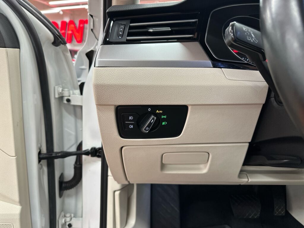 Volkswagen Passat 2016 Valkoinen