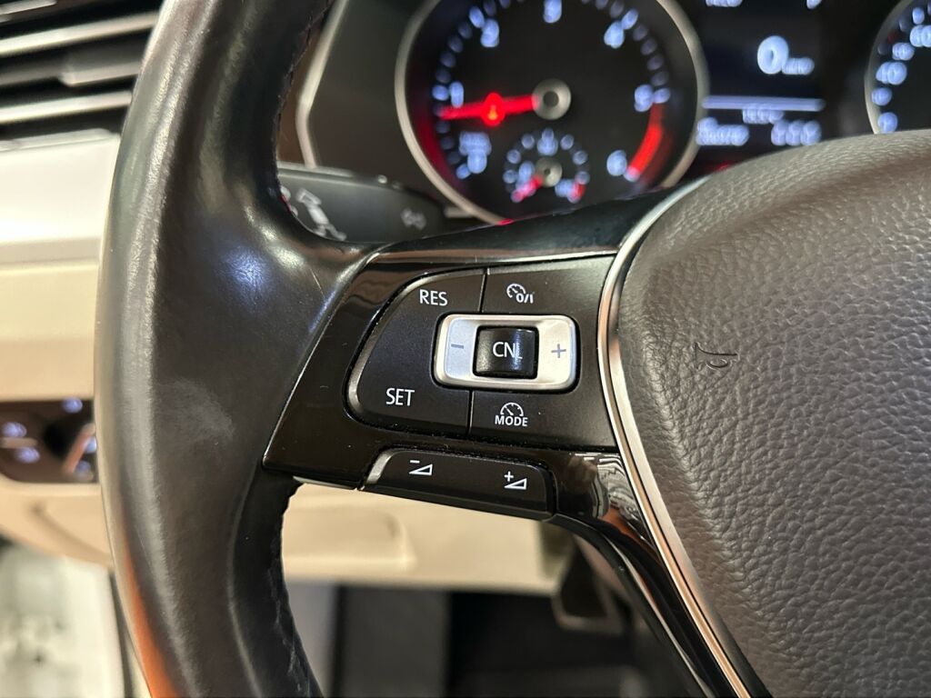 Volkswagen Passat 2016 Valkoinen