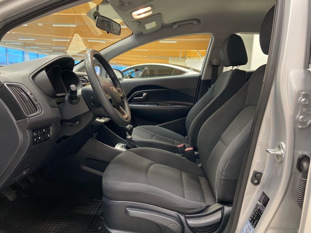 Kia Rio 2016 Hopea