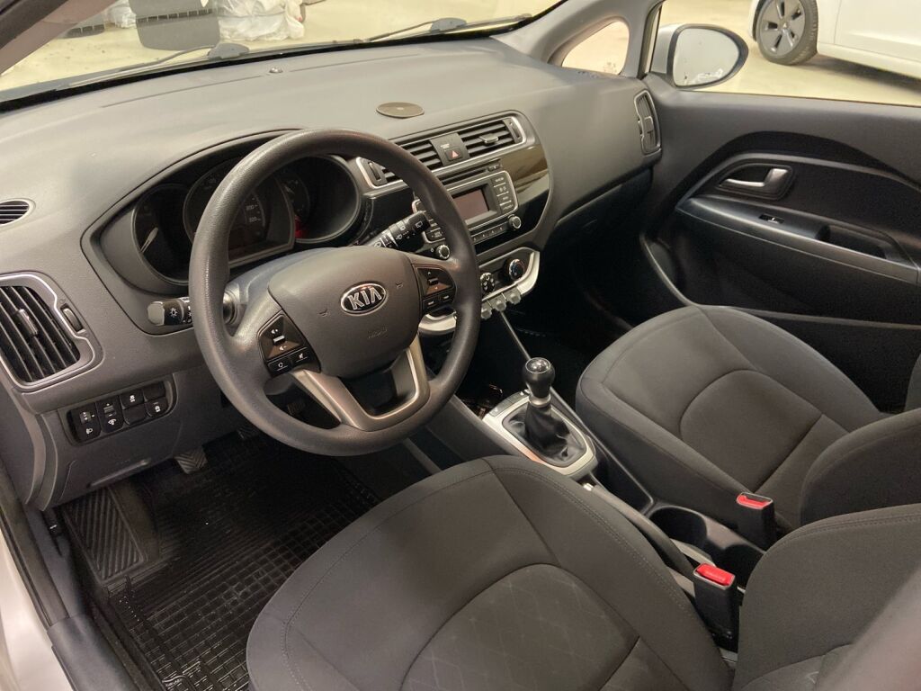 Kia Rio 2016 Hopea