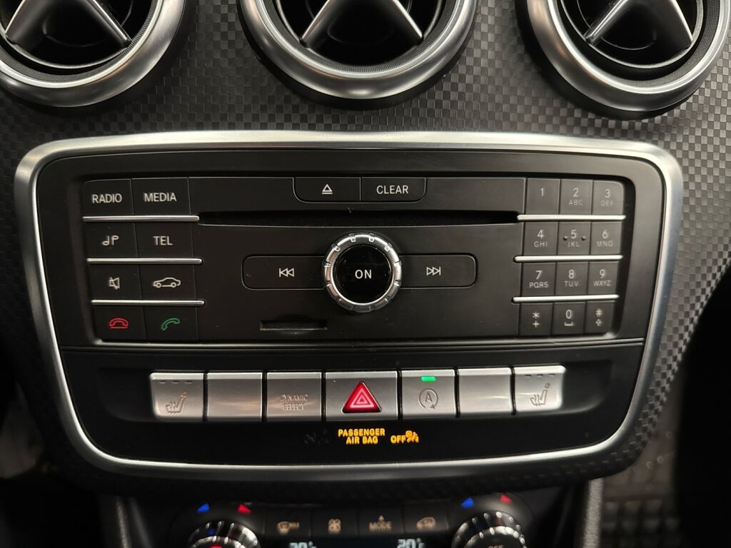 Mercedes-Benz A 2016 Punainen