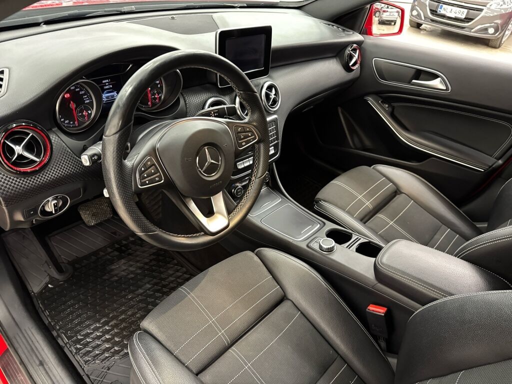 Mercedes-Benz A 2016 Punainen