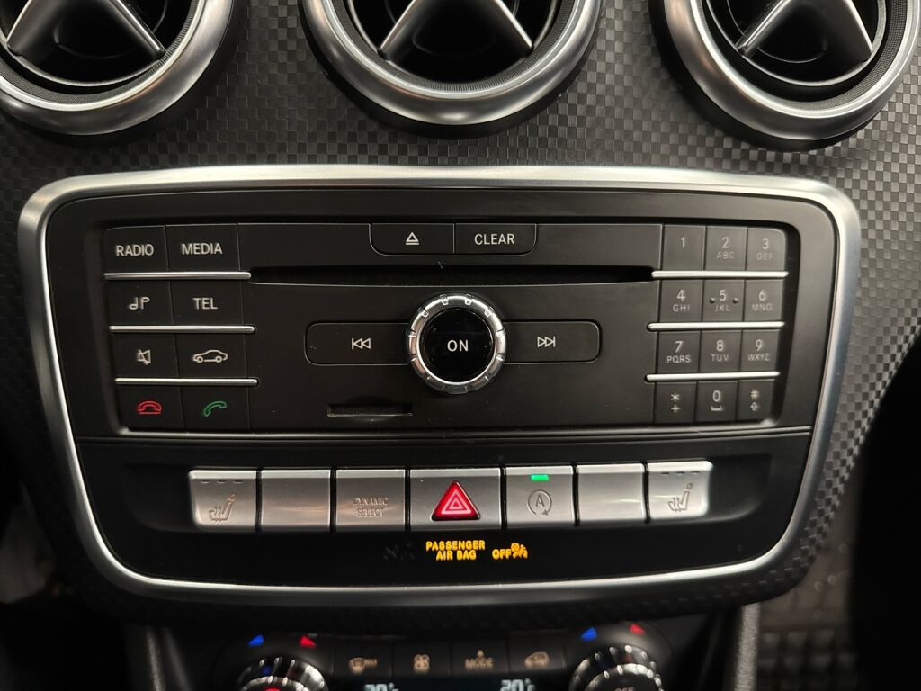 Mercedes-Benz A 2016 Punainen